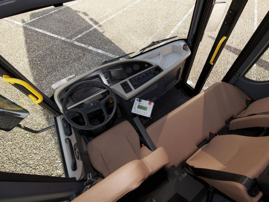  Renault Access 2010 года  (фото 9 из 11)